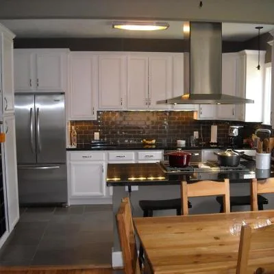 Material selection process offering a range of high-quality options for custom kitchens.Expert kitchen remodeling services.